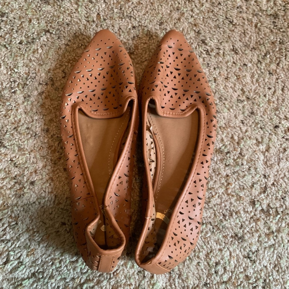 Women’s flats